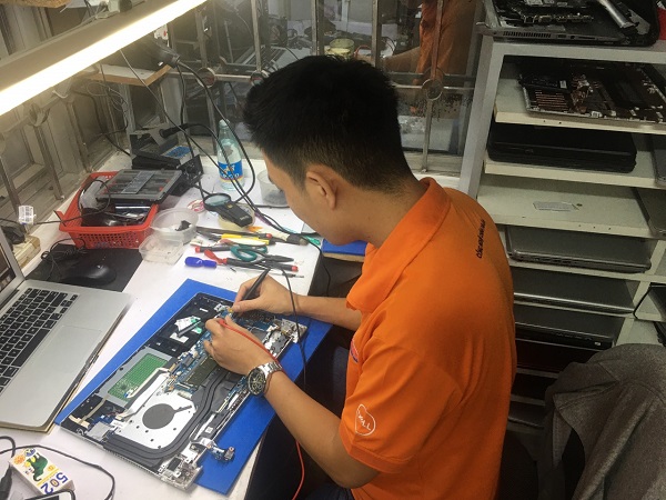 Khi đi sửa laptop cần quan tâm đến vấn đề gì?