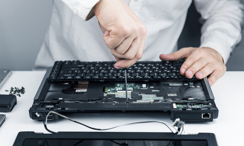 Khi đi sửa laptop cần quan tâm đến vấn đề gì?